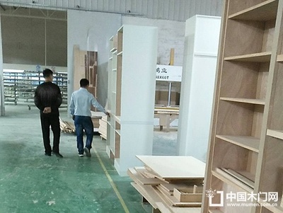 中國門業(yè)專刊 韓漢泉探訪天津思佳木業(yè)，共話木業(yè)發(fā)展新機(jī)遇